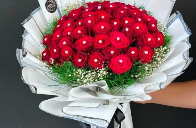 50 Adet Canlı Gül Buketi